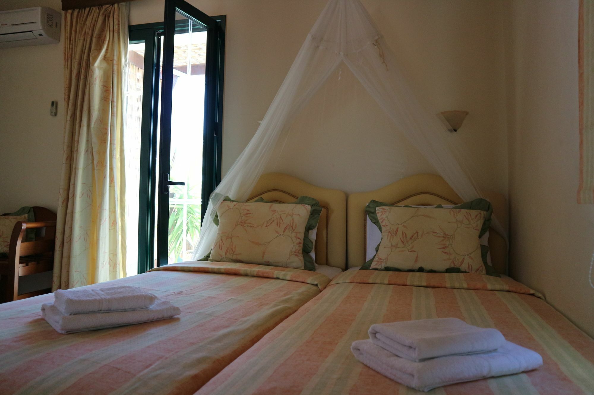 Orsalia Luxury Suites Platanés Exterior foto